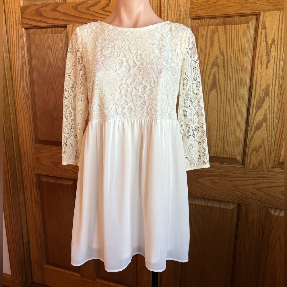Forever 21 Cream Lace Long Sleeve Dress